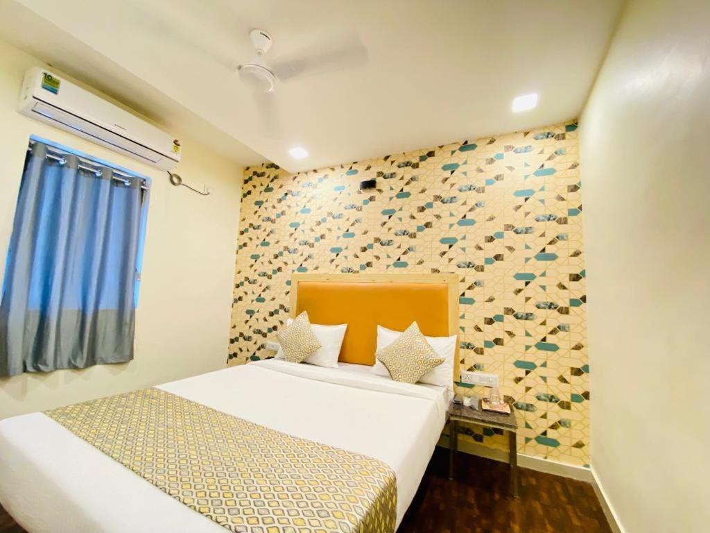 Hotel Alexa By Abc Αχμπανταμπάντ Εξωτερικό φωτογραφία