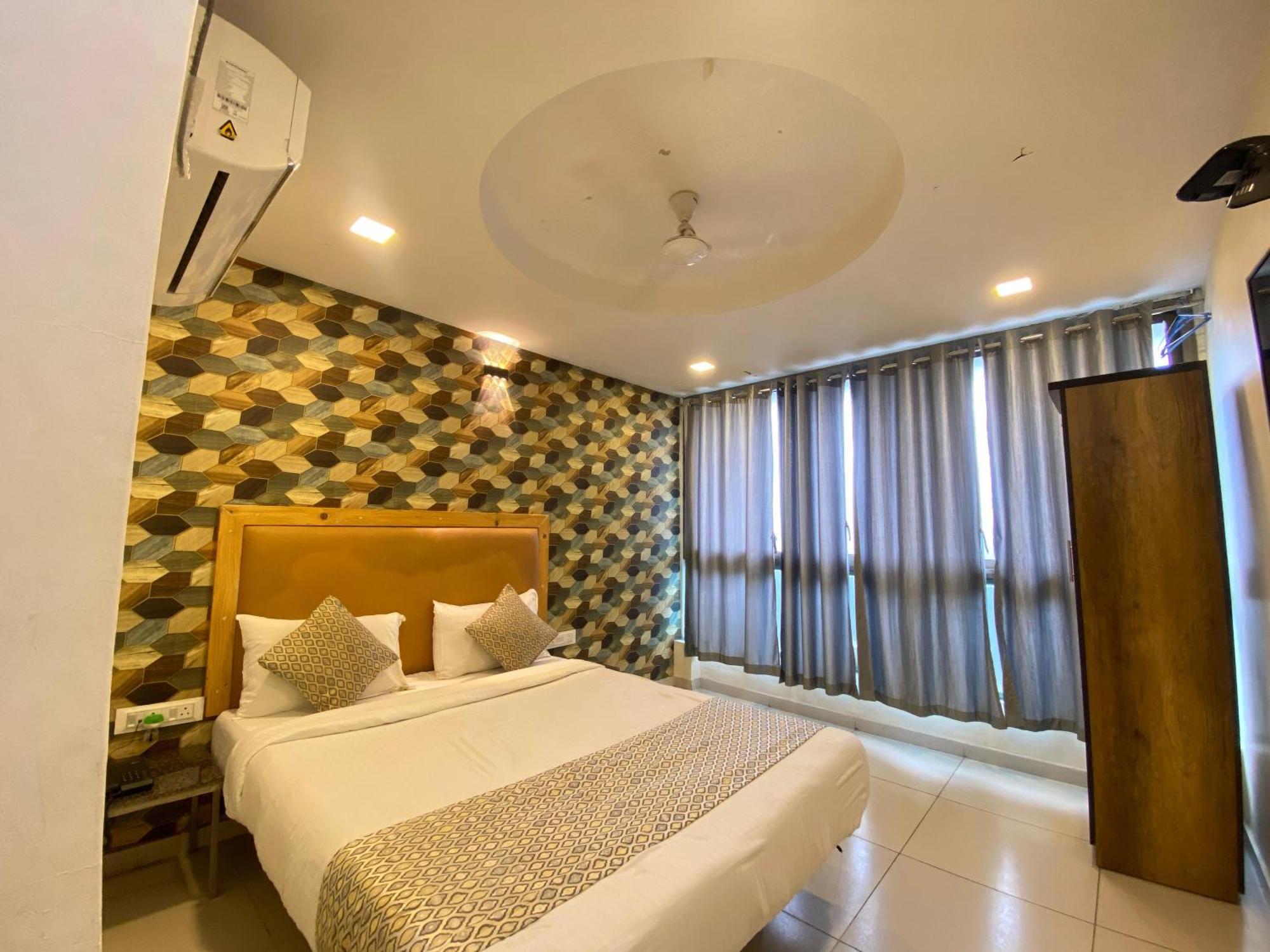 Hotel Alexa By Abc Αχμπανταμπάντ Εξωτερικό φωτογραφία