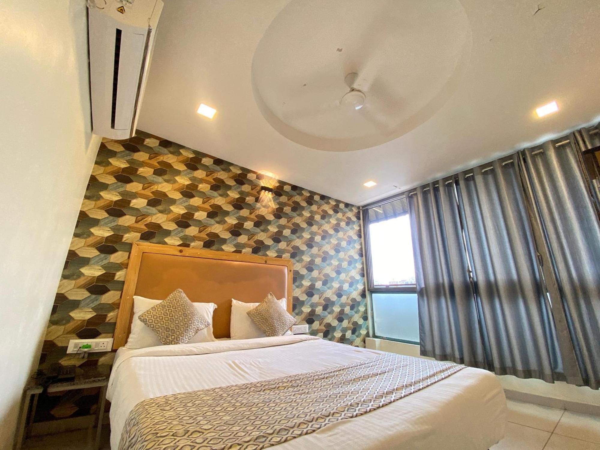 Hotel Alexa By Abc Αχμπανταμπάντ Εξωτερικό φωτογραφία